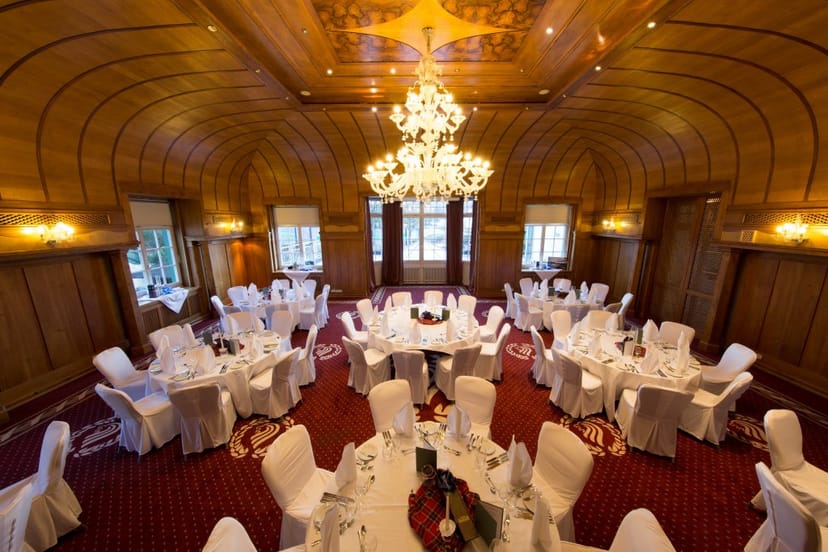 Elegant banquet hall in Bayerischer Hof for weddings and corporate dinners.