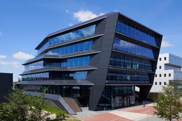 Modern Flow Houthavens rooftop venue for tech conferences and corporate brand activations.