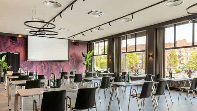 Classroom meeting space at Apollo Hotel Amsterdam for professional workshops and corporate events.