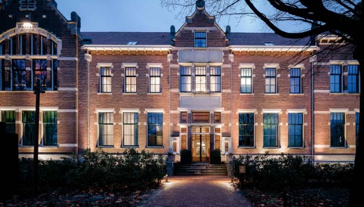 Park Salon at Pillows Maurits: heritage venue for corporate retreats and exclusive events.