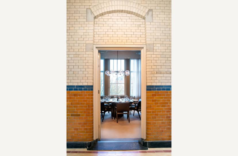 J.B. Springer Salon in Pillows Maurits: historic boardroom for executive meetings and private events.