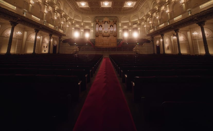 Theater Amsterdam venue for awards gala and keynote events with dramatic ambient lighting.