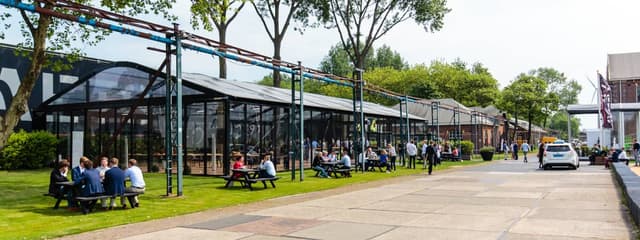 Hal 1 | Glass Pavilion