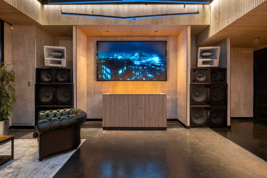 Studio Spaces - The Onyx Bar image 1