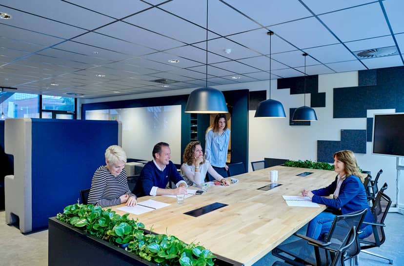 Modern boardroom breakout space in Aristo Amsterdam for corporate meetings and event planning.