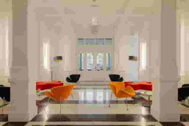 bar/lounge