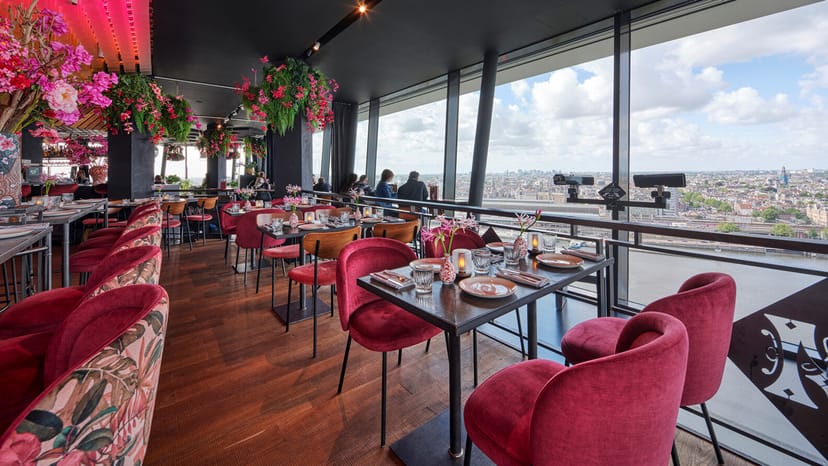 Ma'dam sky bar & restaurant: hotspot ...