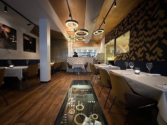 Senses Restaurant, The Albus Hotel: Elegant corporate dinner venue for private business meetings.