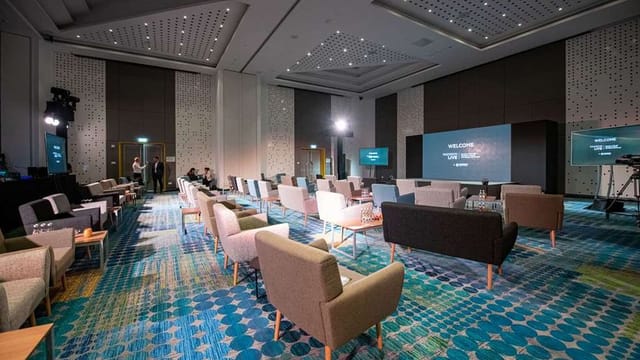 Radisson Red Dubai Silicon Oasis ...