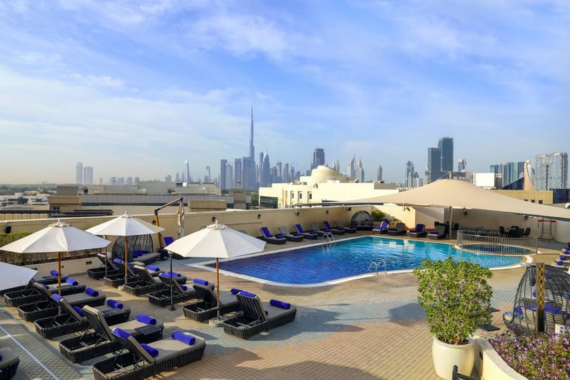 Al Nakheel 4 rooftop venue, Dubai skyline view, corporate cocktail reception, incentive event.