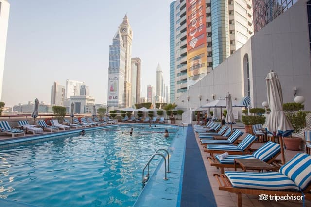 Pool Lounge