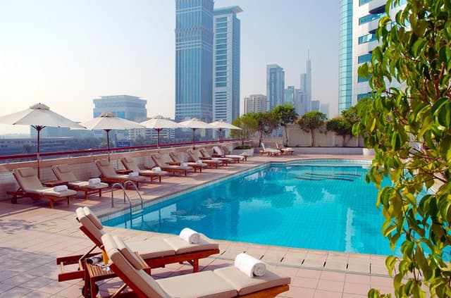 Pool Lounge
