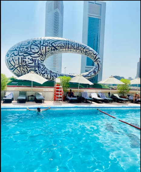 Pool Lounge
