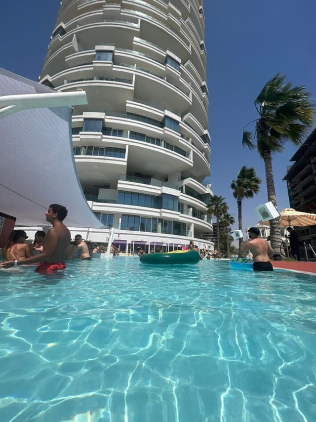 MiMi's Pool Club