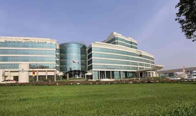 Modern outdoor garden venue for corporate conferences and regional summits at Millennium Airport.