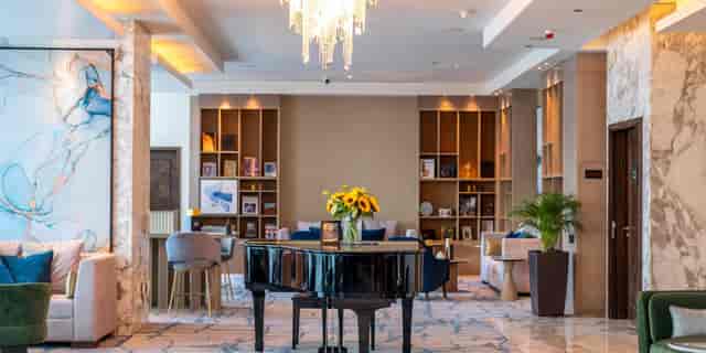 voco™ Bonnington Dubai Jumeirah Lakes ...