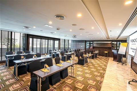 Kinsale meeting room at voco Bonnington Dubai for training workshops and corporate events.