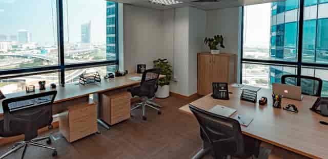 Coworking office in Jumeirah Bay X2 Tower for professional breakout sessions and corporate meetings.