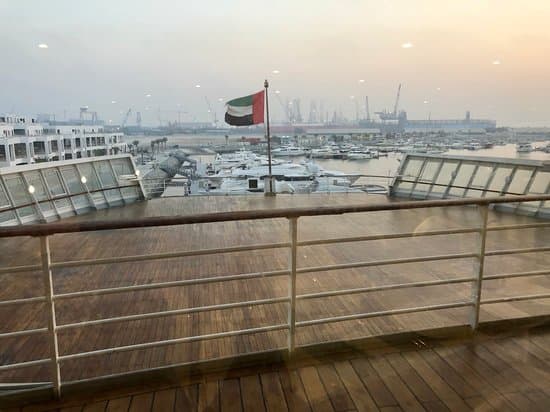 Yacht Club – Deck
