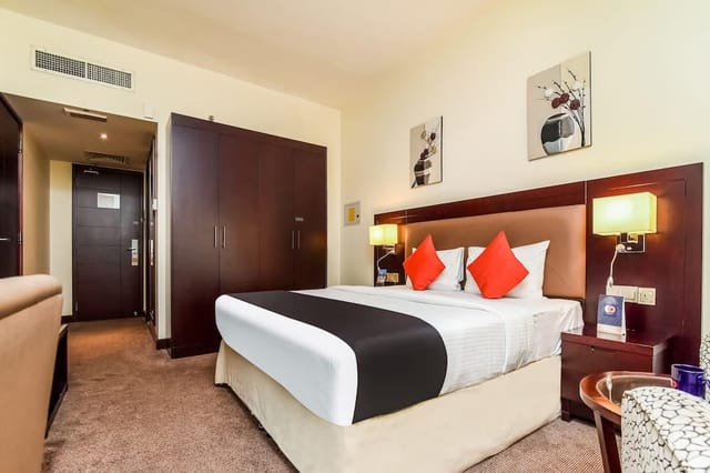 Standard suite at Landmark Summit Hotel for corporate conferences and business events.