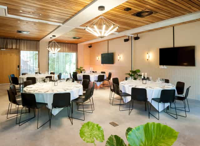 Elegant event space in Hotel Arena Amsterdam, ideal for corporate dinners and meetings.