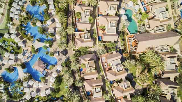 Jumeirah Beach Hotel villas: private luxury for incentive travel and corporate retreats.