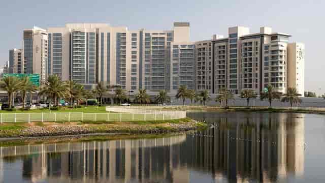 Motivate at Vida Emirates Hills resort for large corporate retreats and professional conferences.