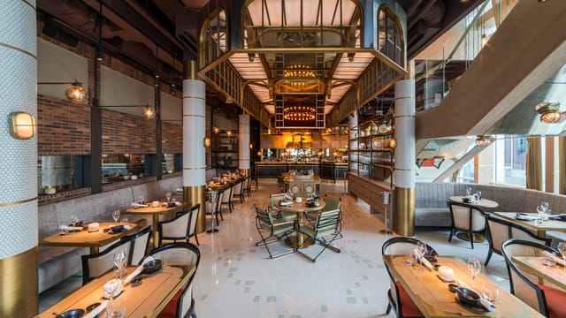 Maiden Shanghai luxury restaurant for corporate dinner and upscale networking events.