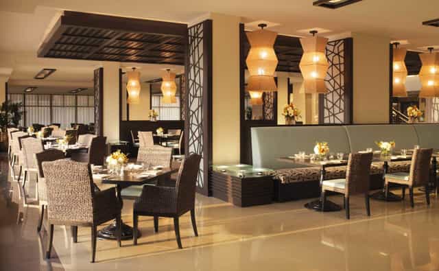 Crescendo restaurant Dubai: Upscale booth seating for VIP networking dinners and corporate events.
