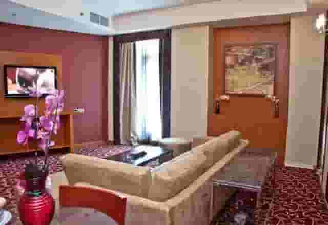 Rooms & Suites