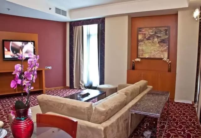 Rooms & Suites