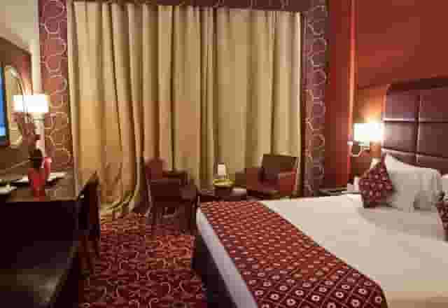 Rooms & Suites