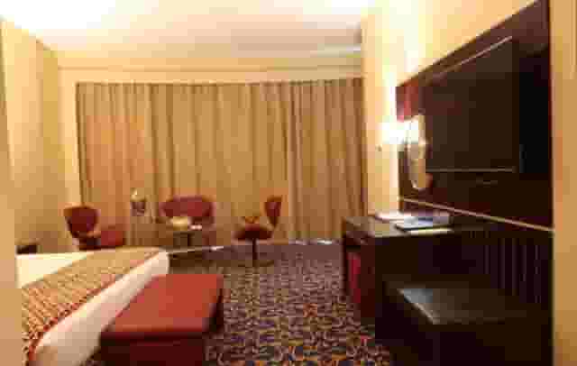Rooms & Suites