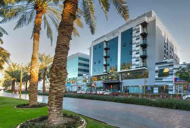 Modern Avenue Hotel business center exterior for corporate meetings and team-building events.