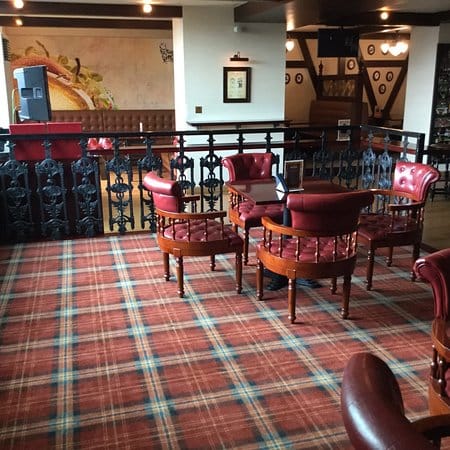 The Red Lion lounge with club seating for intimate networking and corporate breakout events.