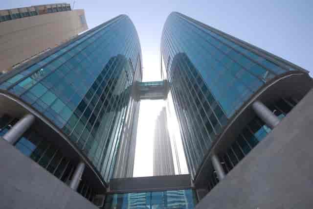 Southern Tower at Emirates Financial Towers: prestige venue for corporate summits and conferences.