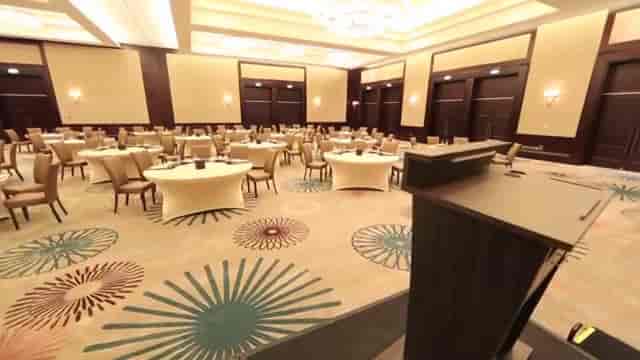 Palm Ballroom at Fairmont The Palm: Pillar-free gala dinner venue with retro-style carpet.