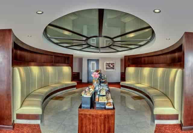 Curved breakout room at Two Seasons Hotel, perfect for corporate networking and event catering.