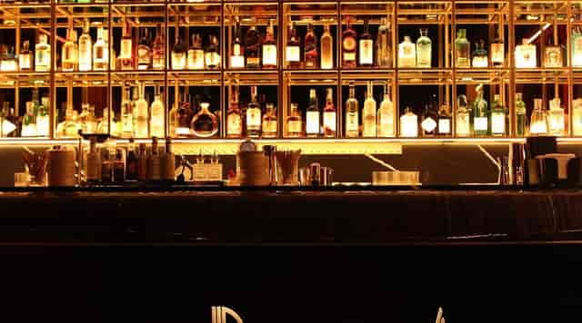 High-end restaurant bar in Riviera Milano, perfect for upscale networking events and VIP receptions.