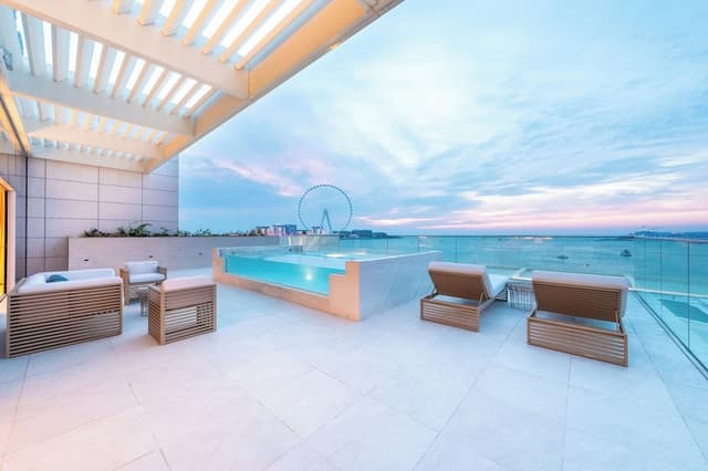 Pool Party Room Sea View