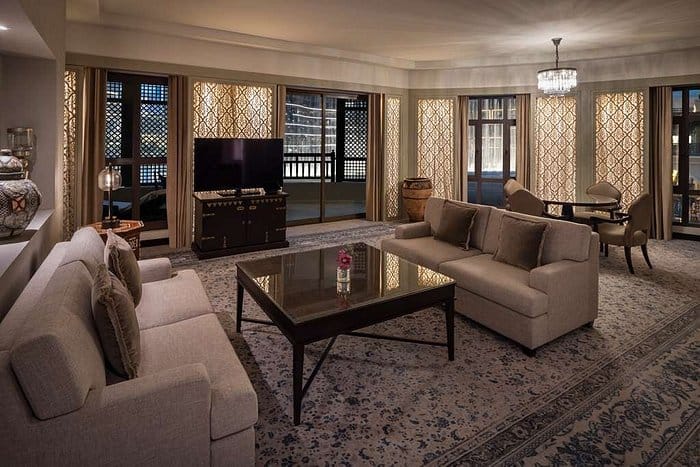 Luxurious meeting room in Palace Downtown with elegant decor for executive gatherings.