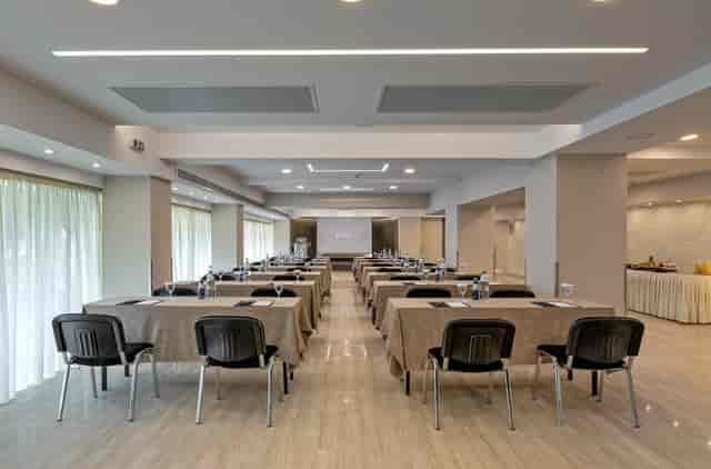 Vikos classroom setup at Stanley Hotel: perfect for corporate training and professional workshops.