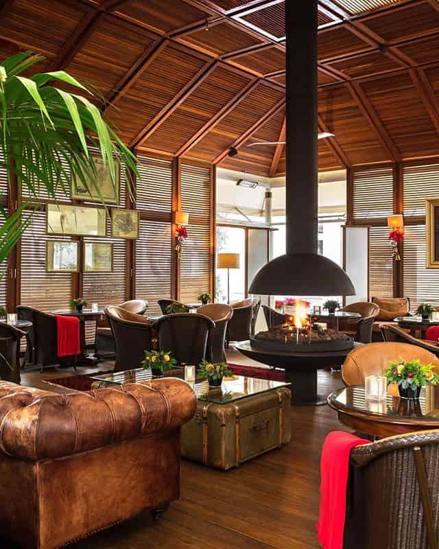 cigar lounge