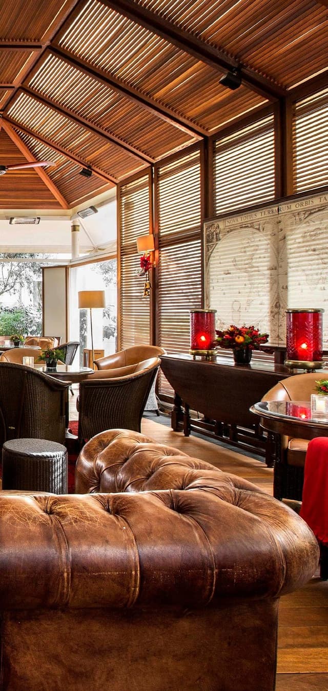 cigar lounge