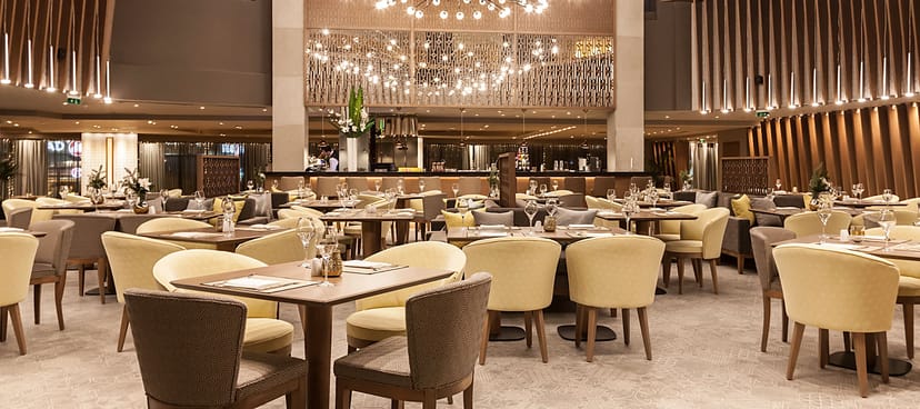 Fos Restaurant, Wyndham Grand Athens: Upscale event space for professional networking and dinners.