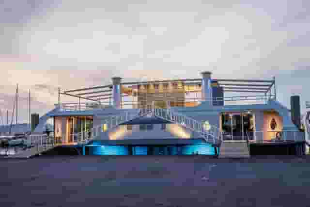 Lounge Deck