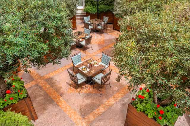 The Atrium of Alexander's Lounge