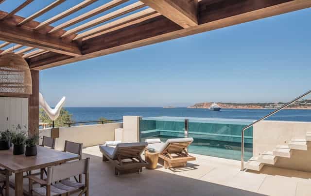 Four Seasons Athens garden terrace venue for luxury executive retreats and VIP hospitality events.