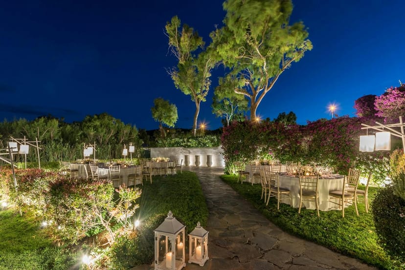Island Art & Taste - >Island Resort Athens Riviera</a>