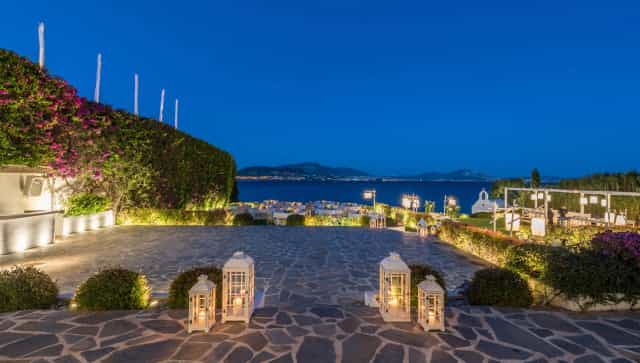 Luxury waterfront event venue at Island Art & Taste for gala dinner and evening reception.